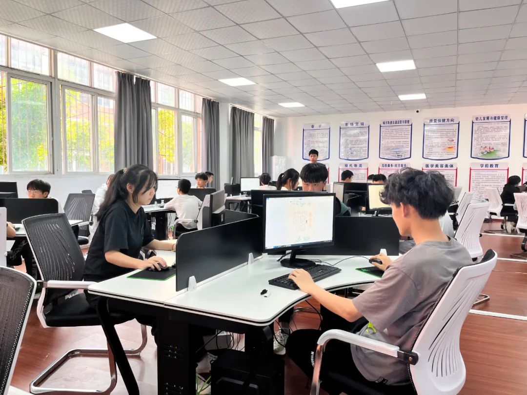 江西新余市电子科技技工学校2023年招生简章 电子计算机与电子技术信息服务专业